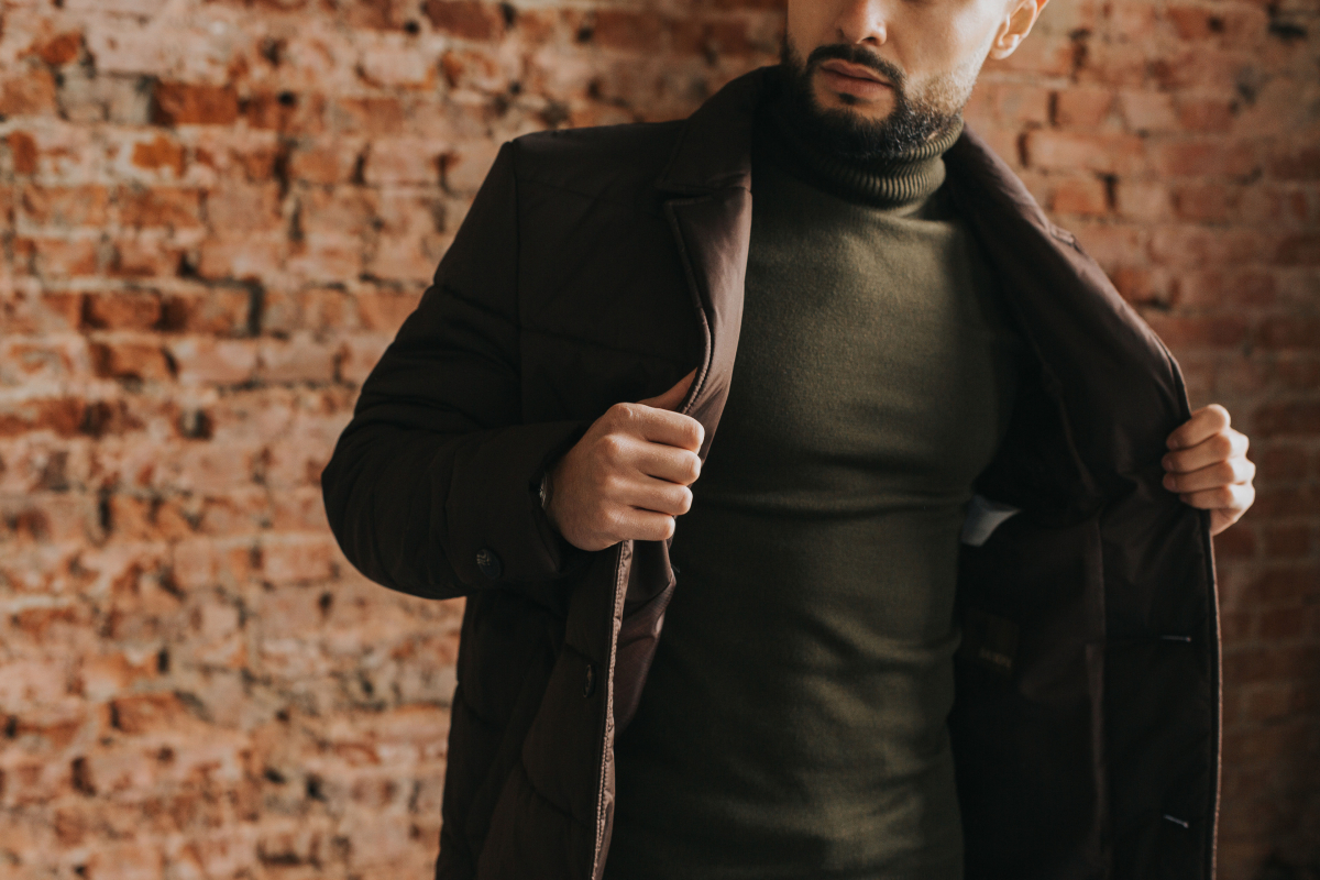 Как стильно носить водолазку осенью: мужской гид