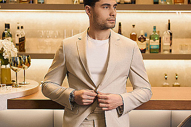 Костюм двойка бежевого цвета, повседневный и классический образ