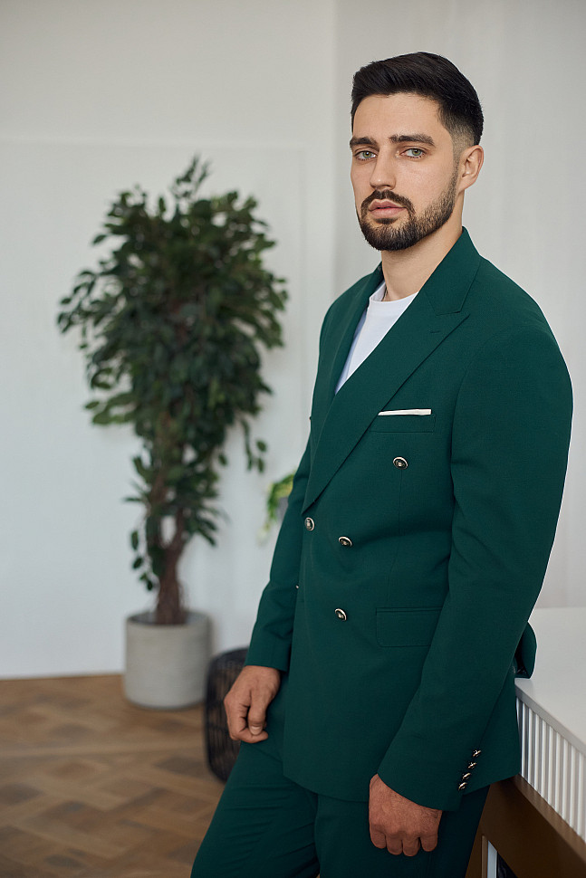 Костюм зеленый мужской