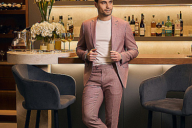 Костюм мужской двойка розовый, повседневный и классический образ