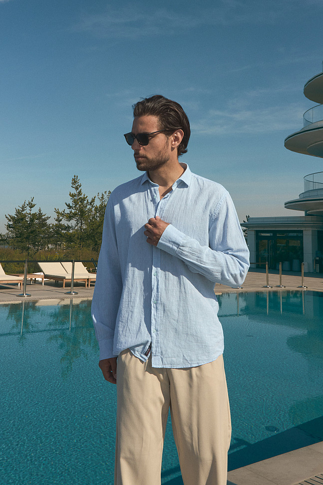 Небрежная мужская прическа