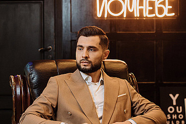 Мужской костюм двойка коричневый двубортный