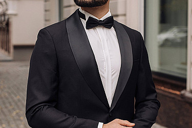 Мужской смокинг черного цвета